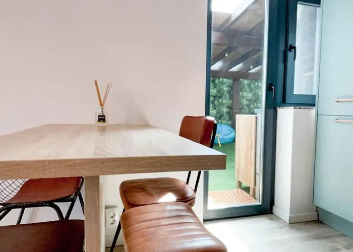 Terrace Nest - Relaxing Family Apart,Free Parking Lägenhet *